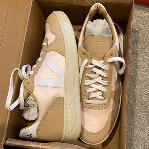 Veja Bastille Silk Quartz Almond White casual sneaker